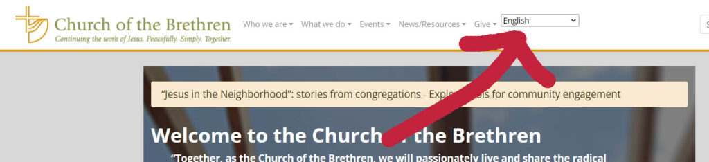 Página inicial do brethren.org com uma seta vermelha apontando para o widget de tradução