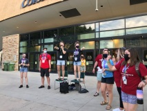 Praising-mask-wearers